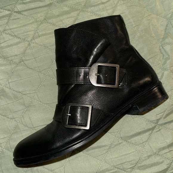 Via Spiga Booties Wrap Buckle Moto Biker Leather Block Heel Boot Fold Over Flaw - Picture 12 of 17